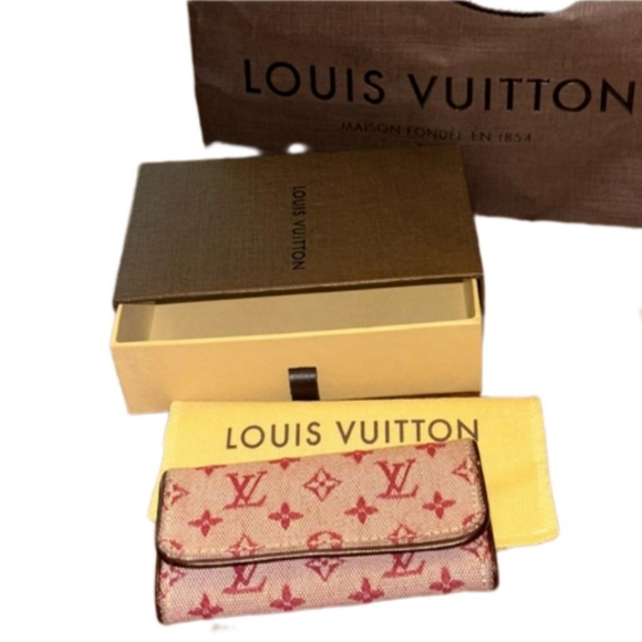 LV Cherry Monogram Mini Lin Key Holder - Picture 1 of 11